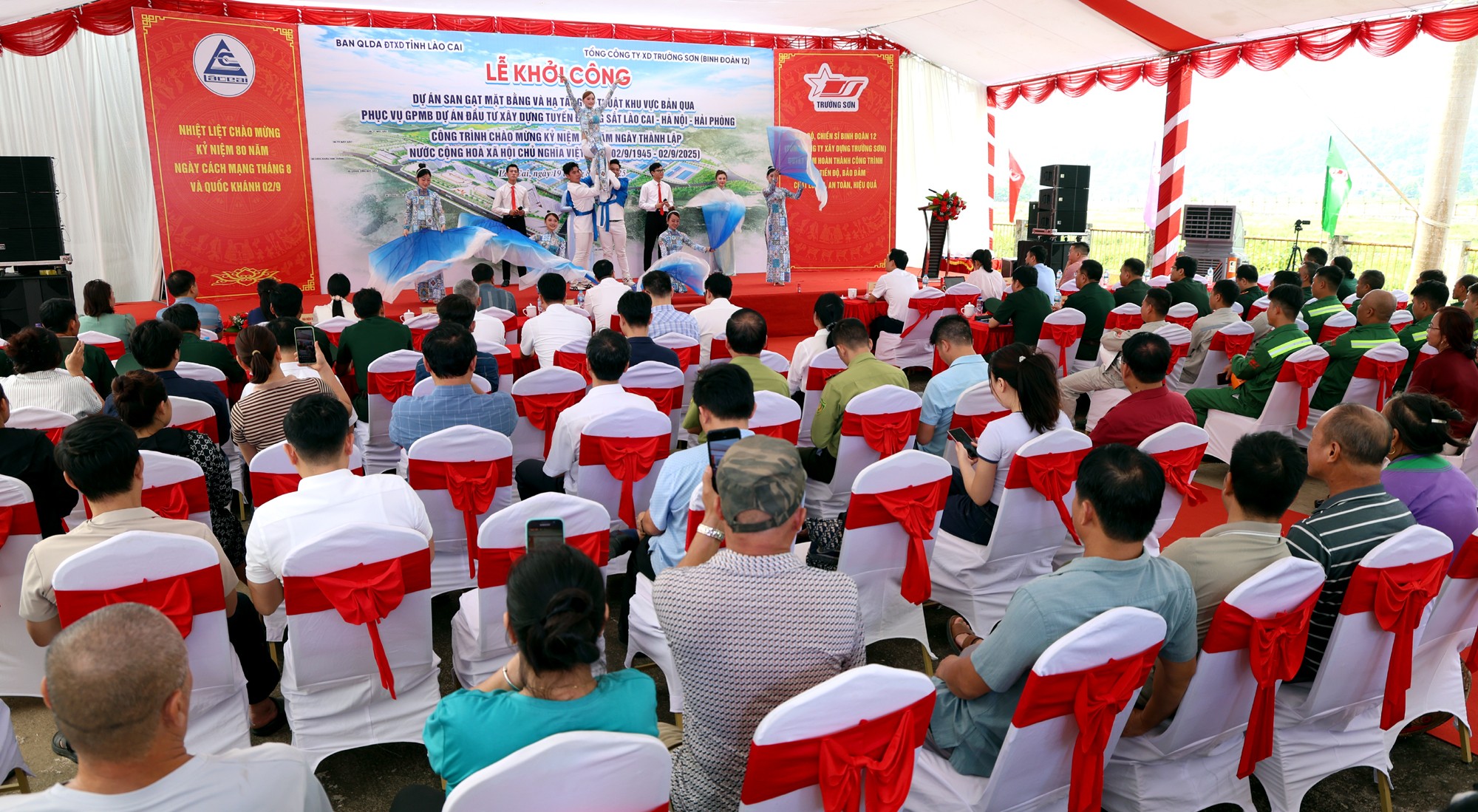 Quang cảnh lễ khởi công. bq1.jpg