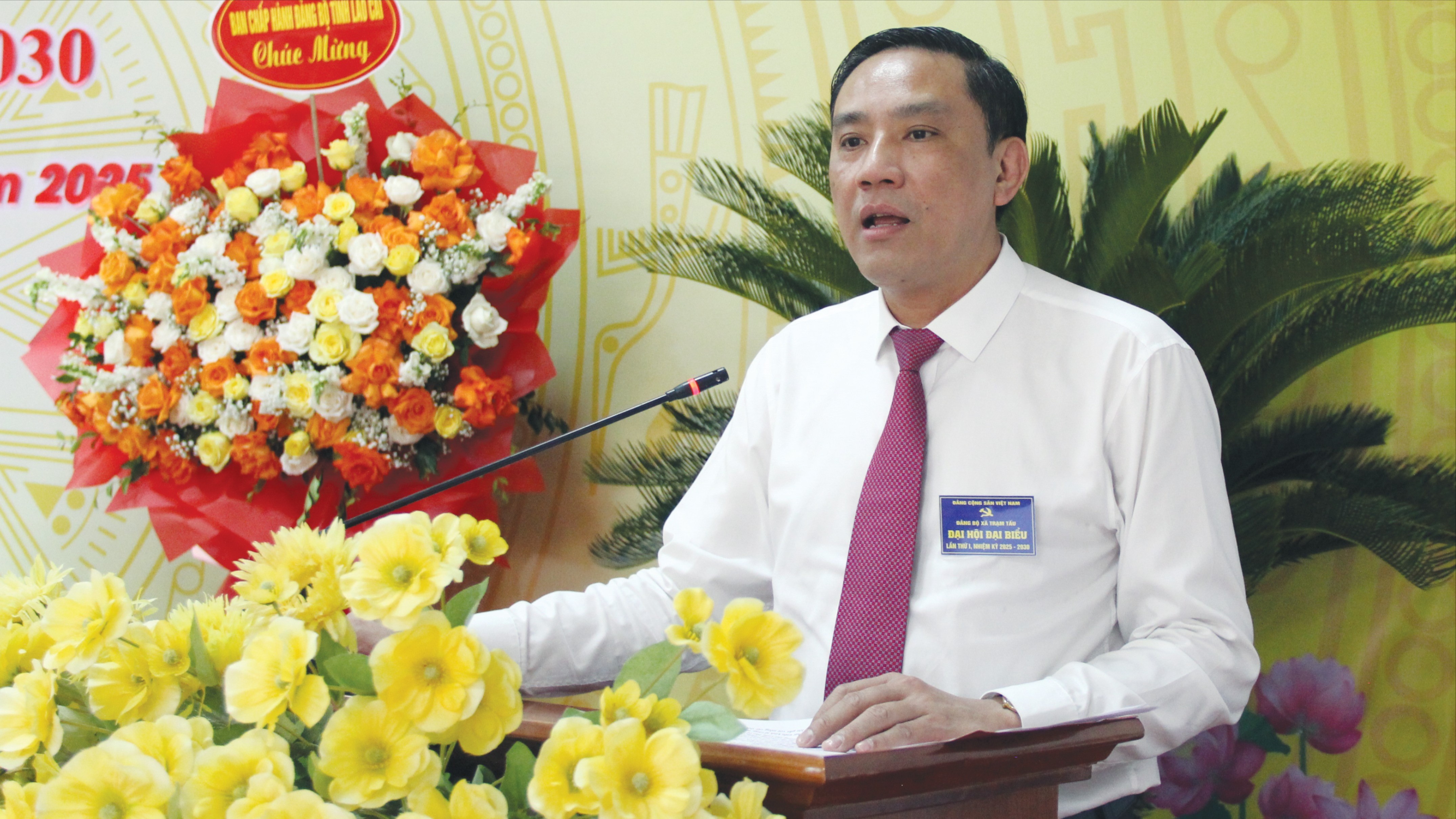 Đồng chí Hoàng Giang - Phó Bí thư Thường trực Tỉnh uỷ phát biểu chỉ đạo Đại hội. 20-7665.jpg