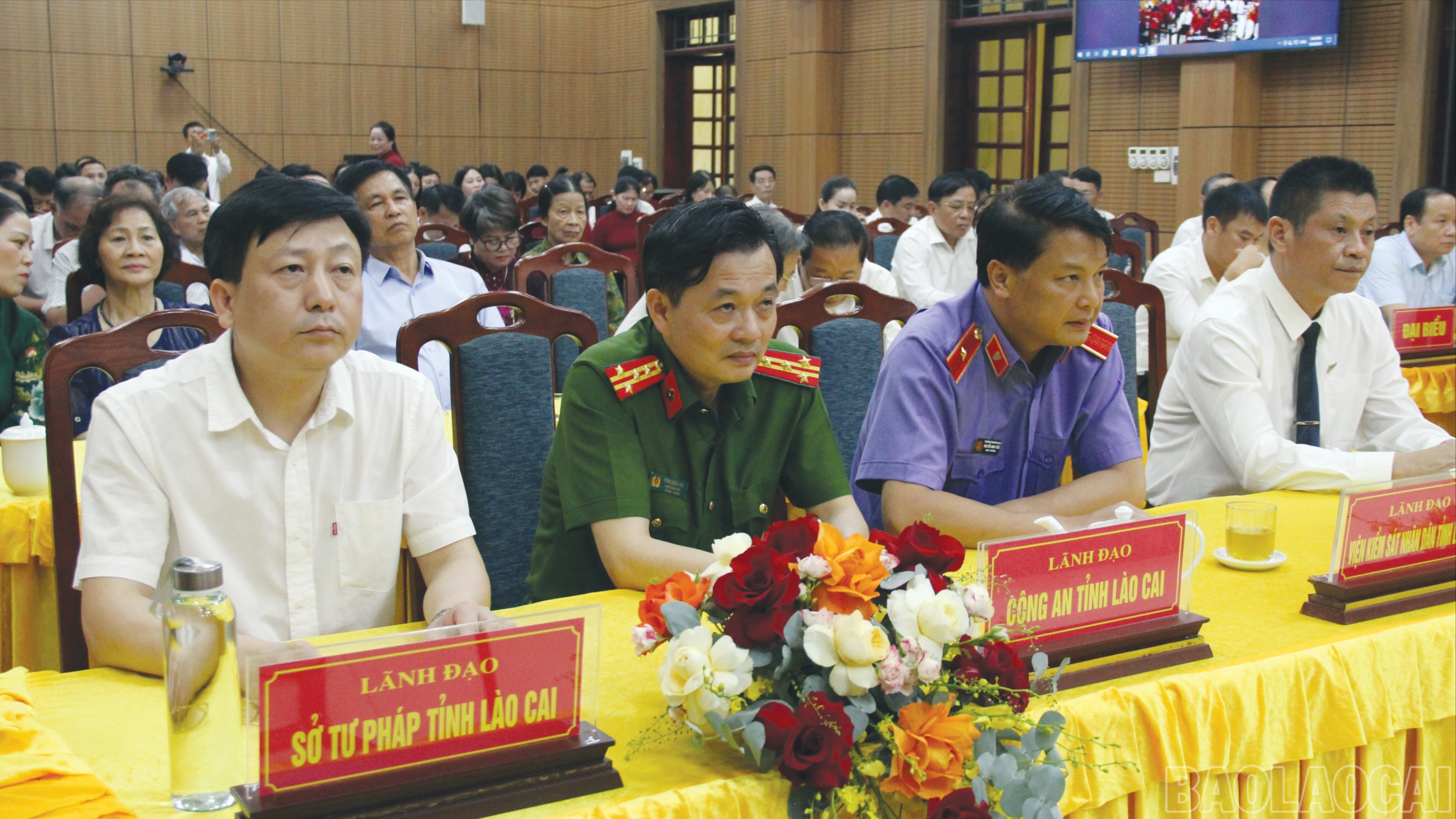 Các đại biểu dự Lễ kỷ niệm. baolaocai-br_12-884.jpg