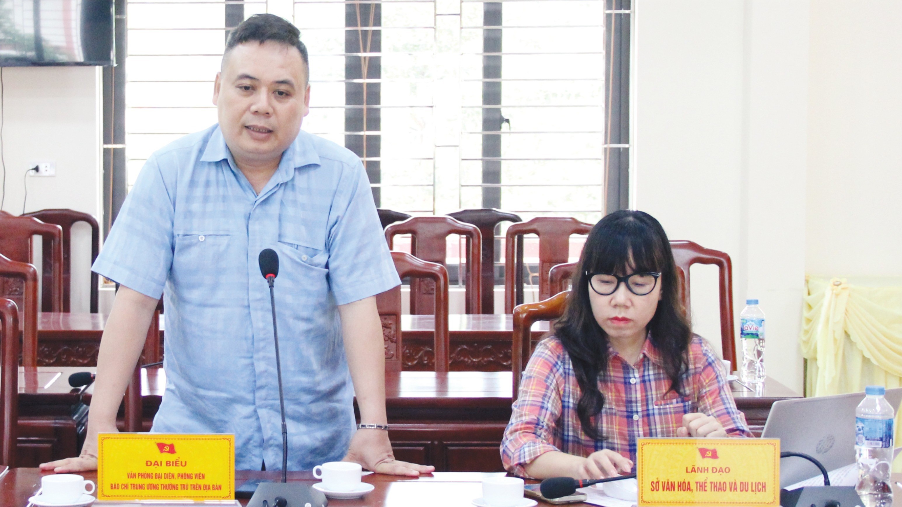 Đại diện cơ quan thường trú Thông tấn xã Việt Nam tại Lào Cai phát biểu ý kiến. 14-7760.jpg