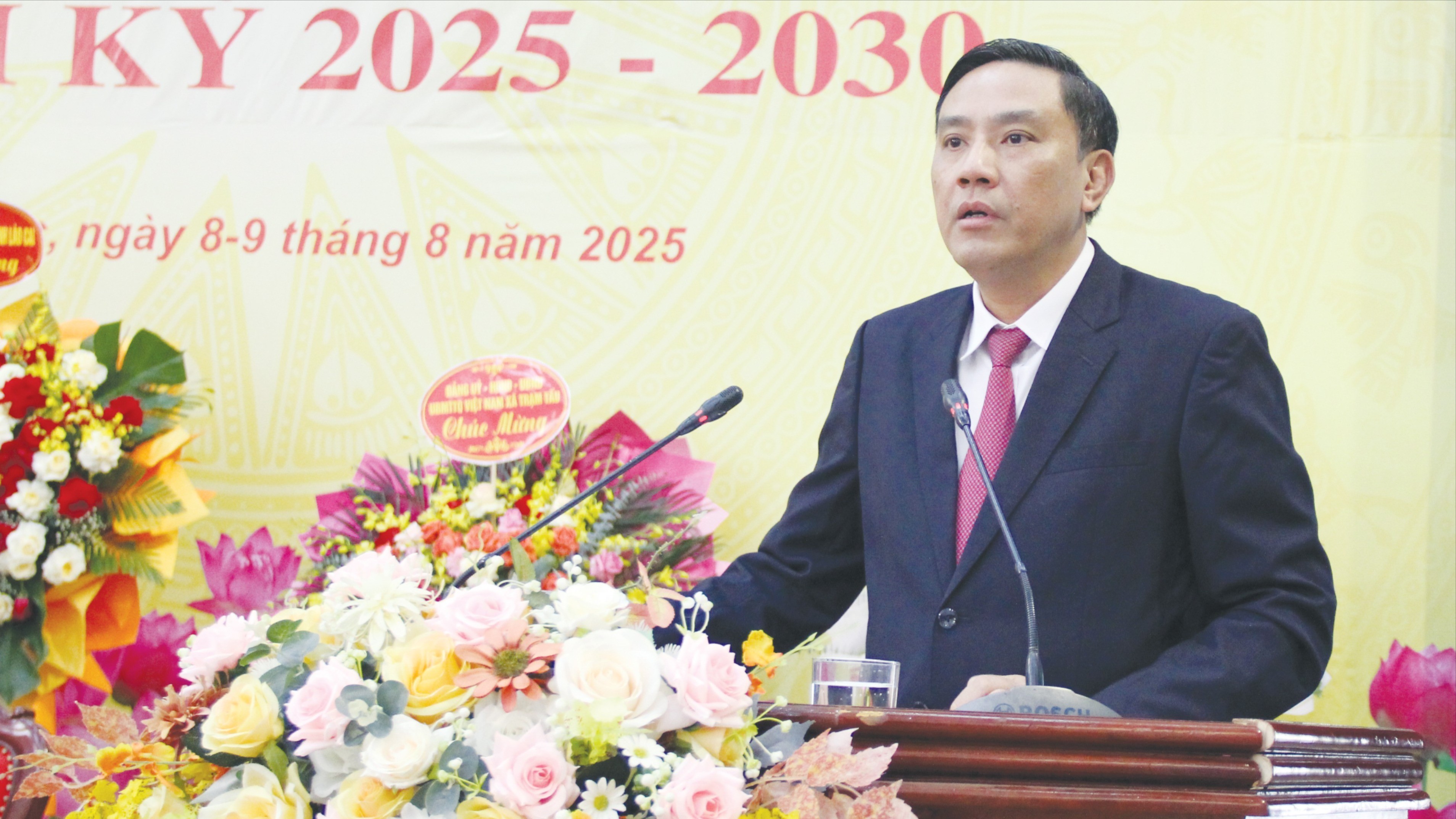 Đồng chí Hoàng Giang, Phó Bí thư Thường trực Tỉnh ủy phát biểu chỉ đạo tại đại hội. 15-3201.jpg