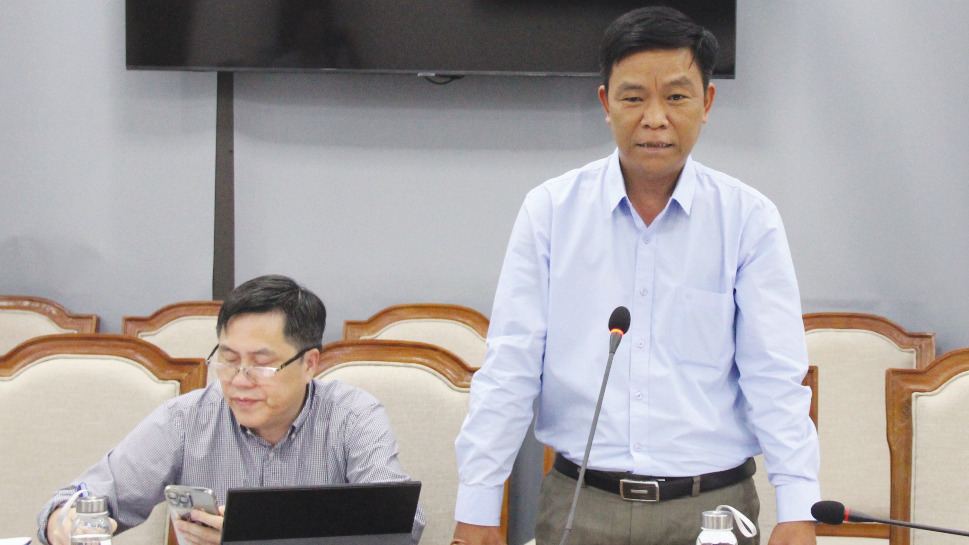 Lãnh đạo Sở Nông nghiệp và Môi trường tham gia ý kiến. 13-4635.jpg