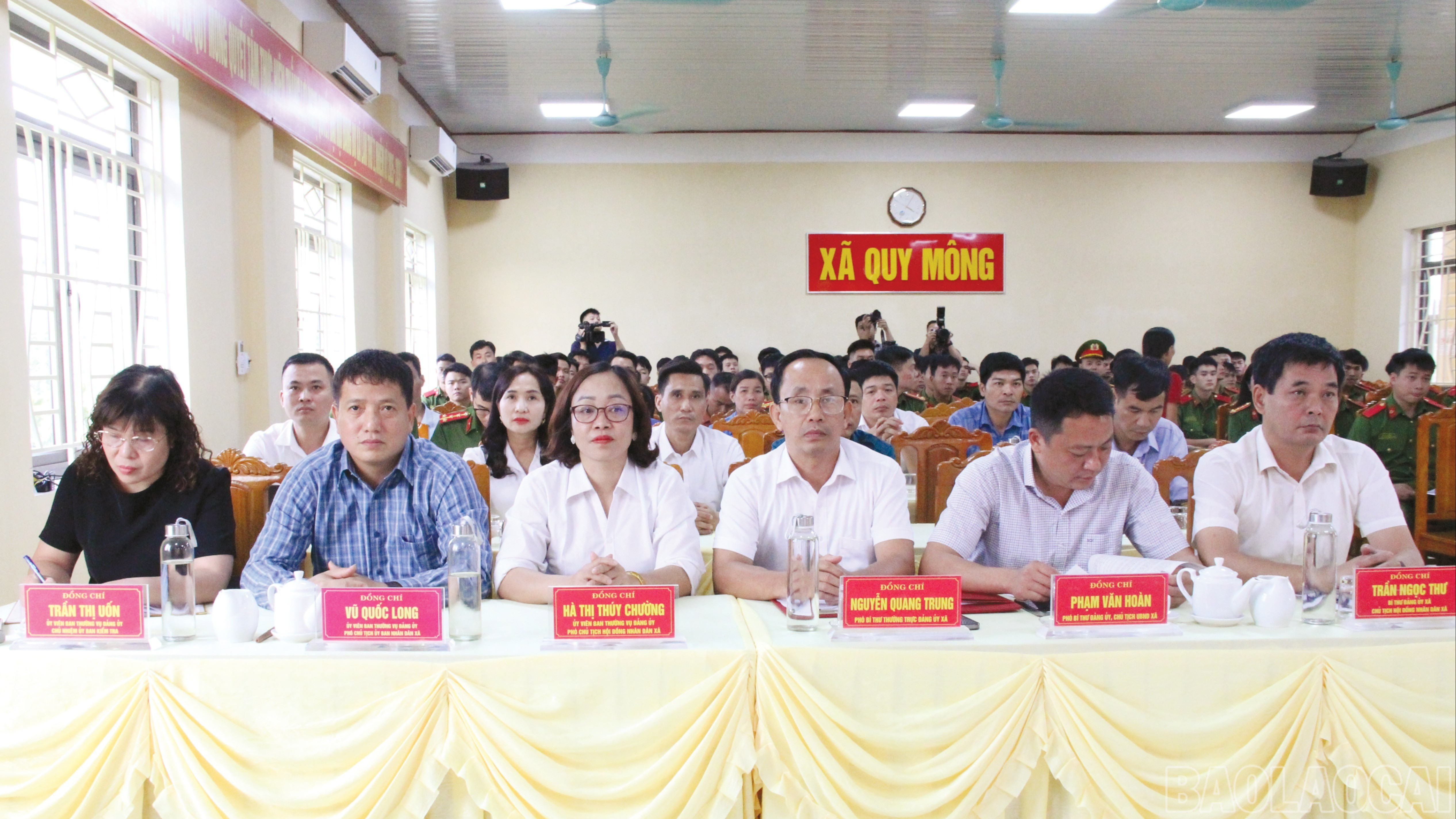 Các đại biểu tham dự buổi lễ. baolaocai-br_8-6366.jpg