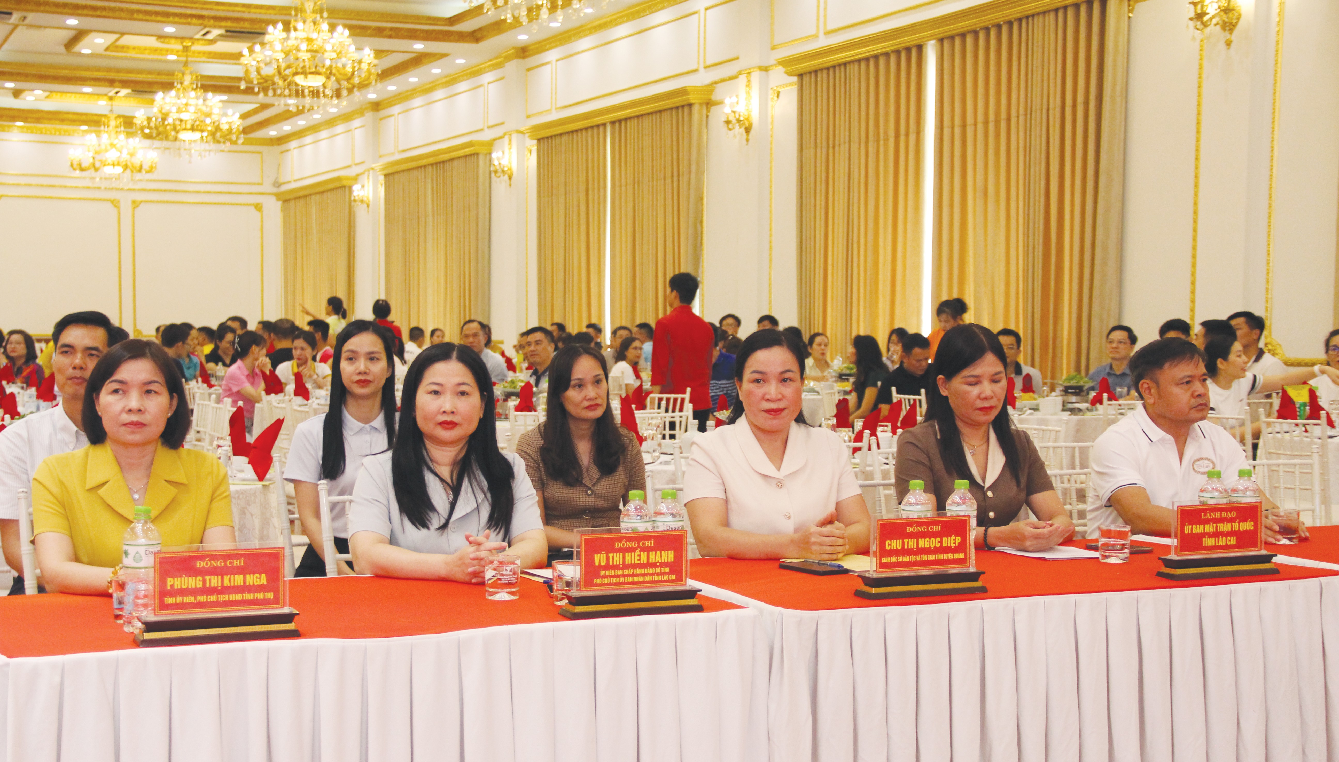 Các đại biểu tham dự chương trình. 8.jpg