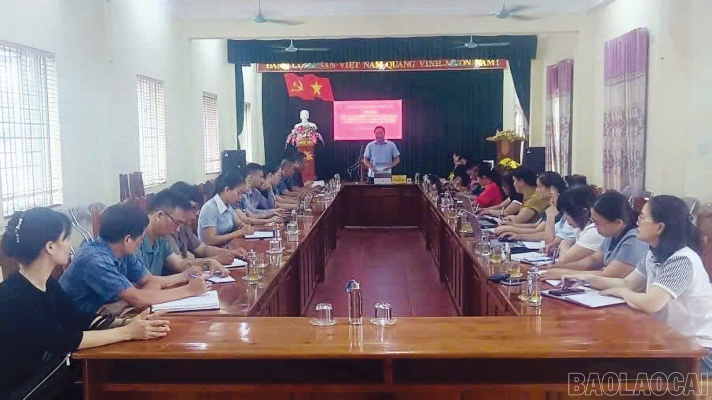 UBND phường Trung Tâm tổ chức họp bàn phát triển các sản phẩm OCOP trên địa bàn. baolaocai-br_10-1987.jpg