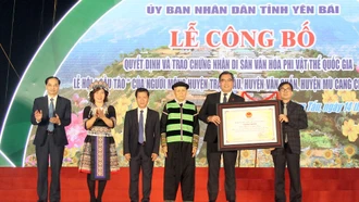 Lễ công bố Quyết định và trao chứng nhận Di sản Văn hóa phi vật thể cấp Quốc gia Lễ hội “Gầu Tào” của người Mông huyện Trạm Tấu, huyện Văn Chấn, huyện Mù Cang Chải, tỉnh Yên Bái
