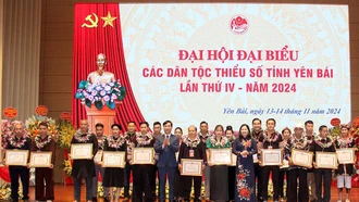 Các tập thể và cá nhân có thành tích tr&#111;ng ph&#111;ng trào thi đua yêu nước năm 2024 được khen thưởng.