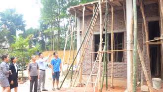 Xã Tân Hương, huyện Yên Bình thực hiện hỗ trợ làm nhà giúp các gia đình hộ nghèo, có hoàn cảnh khó khăn vươn lên ổn định cuộc sống