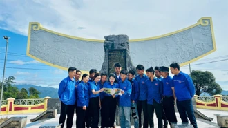 Nhiều tổ chức Đoàn trên địa bàn tỉnh tăng cường hoạt động giáo dục truyền thống, lý tưởng cách mạng cho thanh niên tại địa chỉ đỏ.