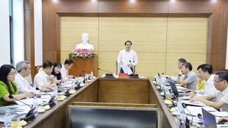 Đồng chí Trịnh Xuân Trường - Bí thư Tỉnh ủy, Chủ tịch UBND tỉnh Lào Cai phát biểu kết luận Phiên họp.