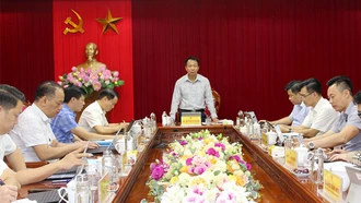 Phó Chủ tịch HĐND tỉnh Vũ Quỳnh Khánh phát biểu kết luận buổi giám sát HĐND huyện Văn Yên