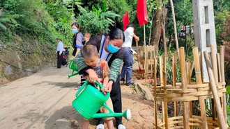 Người dân Mù Cang Chải chung sức xây dựng nông thôn mới.