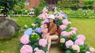 Chị Thu Ngọc cùng gia đình tại An Lành Farm ở xã Bạch Hà, huyện Yên Bình.