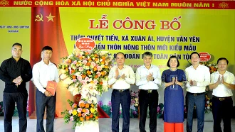 Phó Bí thư Thường trực Tỉnh ủy Tạ Văn Long dự Ngày hội Đại đoàn kết tại huyện Văn Yên