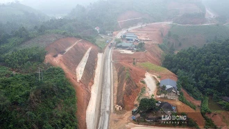 Tháng 10.2022, Bộ Giao thông Vận tải (GTVT) họp rà soát các dự án công trình giao thông phía Bắc do Bộ này quản lý và phải hoàn thành trong năm 2022. Trong đó, Yên Bái có dự nâng cấp Quốc lộ (QL) 37 có tiến độ thực hiện quá chậm, nguy cơ tiếp tục không hoàn thành đúng hạn, nên đưa vào diện theo dõi đặc biệt.
