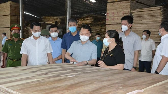 Bí thư Tỉnh ủy Đỗ Đức Duy thăm một số mô hình kinh tế tiêu biểu tại huyện Văn Yên