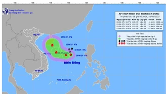 Dự báo vị trí, hướng di chuyển của áp thấp nhiệt đới. Ảnh: Trung tâm dự báo KTTV Quốc gia.