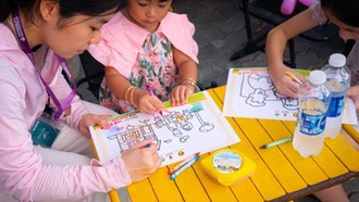 Hoạt động ý nghĩa để gắn kết sự tham gia của cha mẹ và c&#111;n trẻ tr&#111;ng Ngày hội “Lan tỏa yêu thương”.