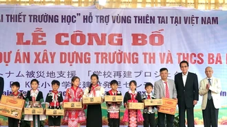 Nguyên đại sứ Nhật Bản Sugi Ryotaro dự Lễ khởi động Dự án xây dựng Trường Tiểu học và THCS Ba Khe, xã Cát Thịnh