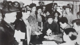 Cử tri xã Phúc Lợi, huyện Lục Yên bầu cử đại biểu Quốc hội khóa V, ngày 6/4/1975.