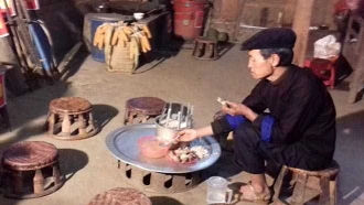Nghi thức cúng tr&#111;ng lễ mừng cơm mới của người Mông Mù Cang Chải.