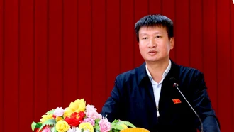 Chủ tịch UBND tỉnh Trần Huy Tuấn tiếp xúc cử tri huyện Văn Yên