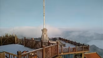 Sương muối phủ trắng khu vực Cột cờ đỉnh Fansipan.