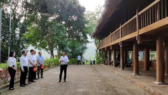 Di tích nhà ông Trần Đình Khánh thuộc Cụm di tích lịch sử quốc gia Chiến khu Vần là điểm đến thu hút đông đảo du khách.