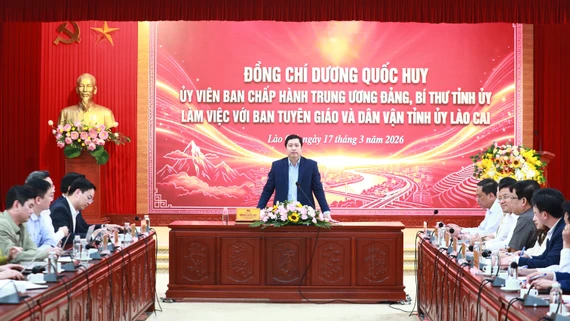 Đổi mới mạnh mẽ công tác tư tưởng, tuyên truyền