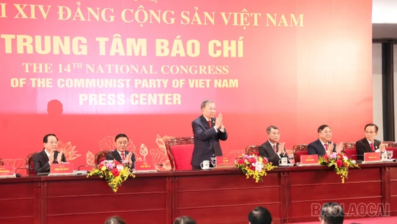 Tổng Bí thư chủ trì họp báo công bố kết quả Đại hội Đảng XIV