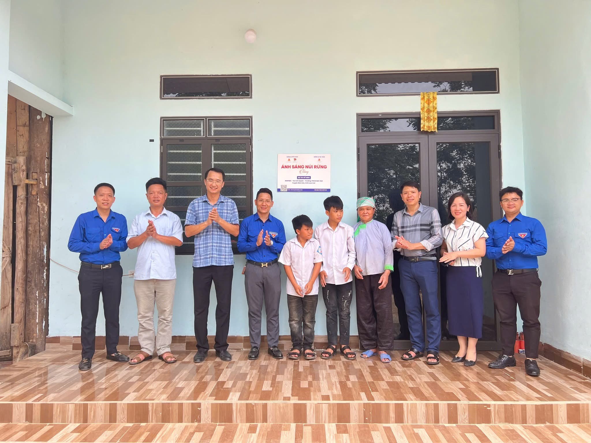 Ngôi nhà giúp gia đình các em an cư, vươn lên trong cuộc sống. img-0518.jpg