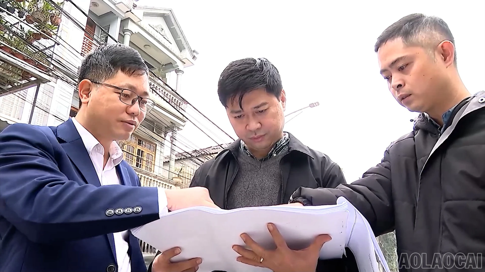 baolaocai-br_nghien-cuu-ban-ve.jpg