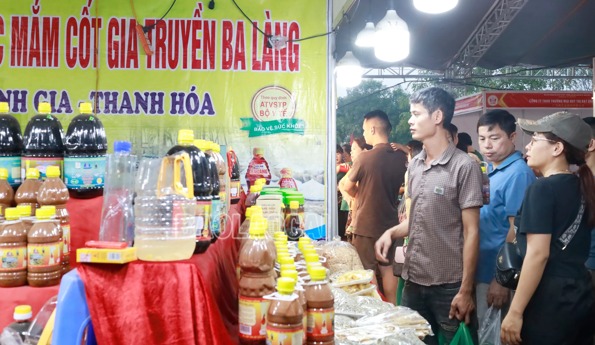 Hangviethoicho (6).JPG