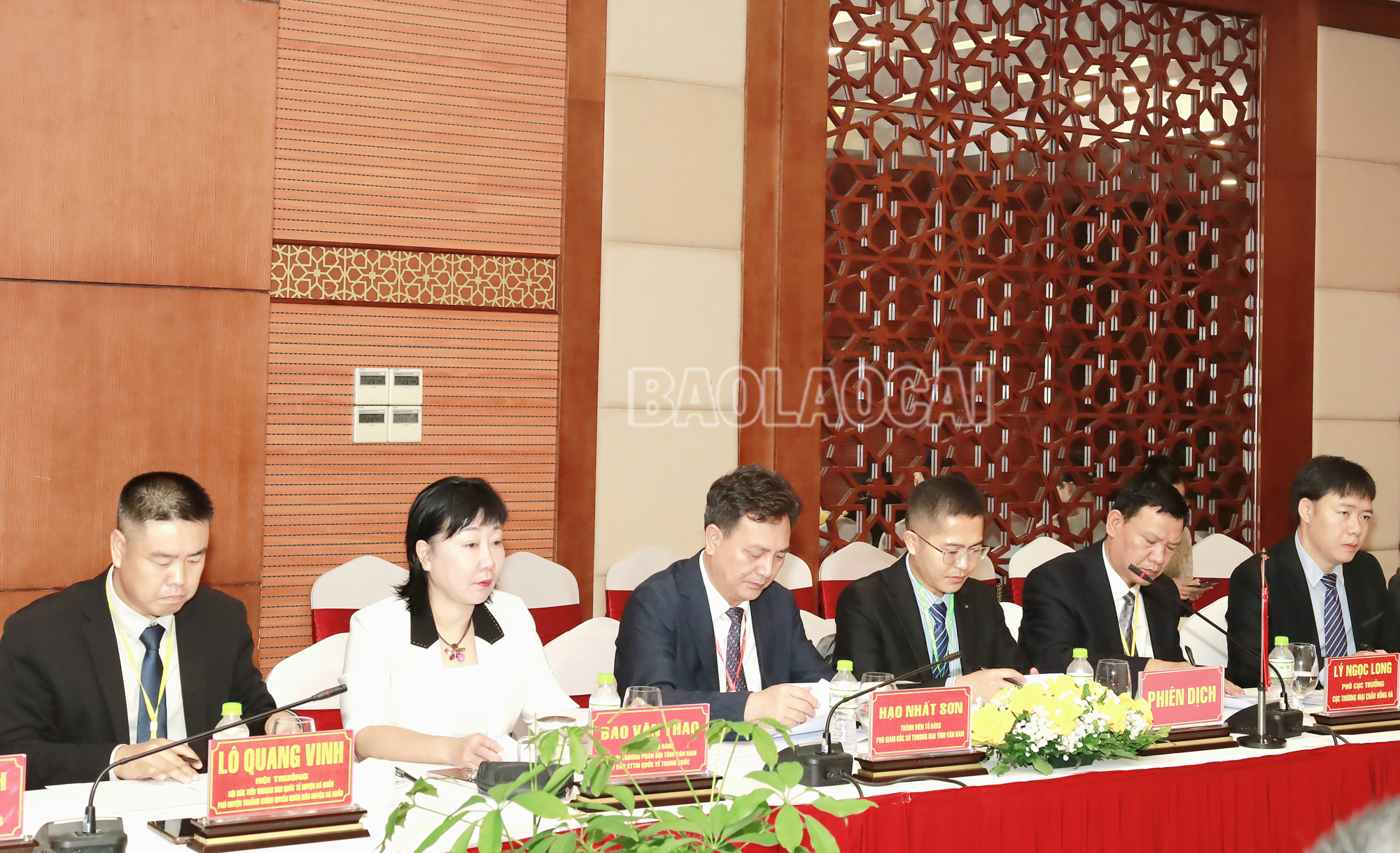 Đại diện tỉnh Vân Nam tham gia hội đàm. Hoidam11 (1).JPG