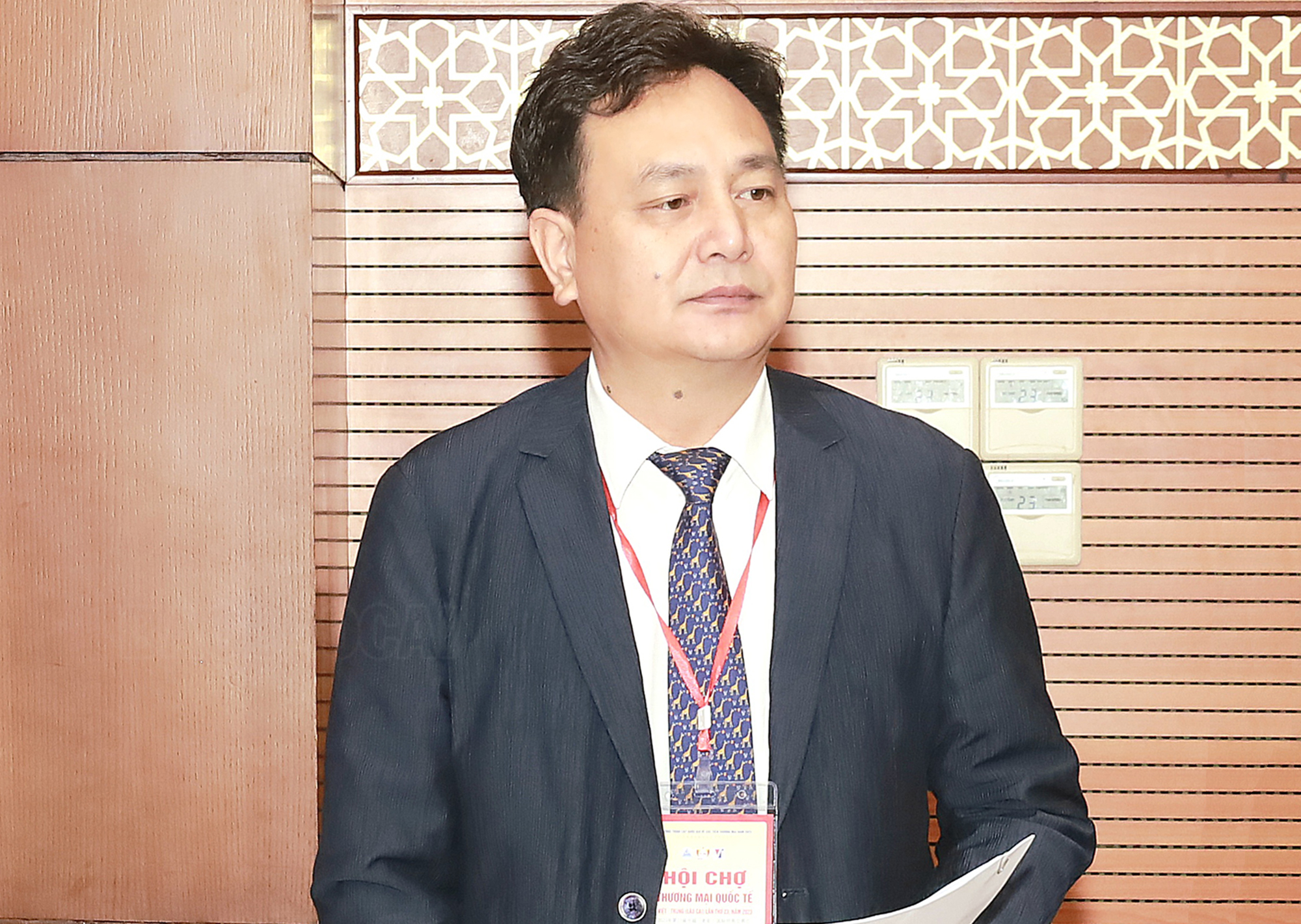 Ông Hạo Nhất Sơn, Phó Giám đốc Sở Thương mại tỉnh Vân Nam phát biểu tại hội đàm. Hoidam11 (3).JPG