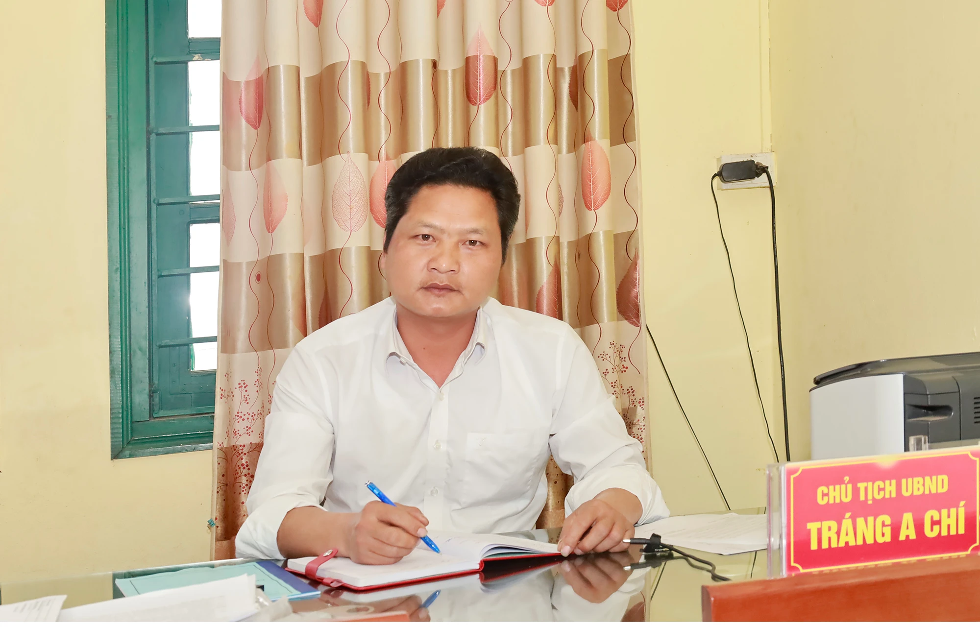 Ông Tráng A Chí, Chủ tịch UBND xã Dền Thàng (1).JPG