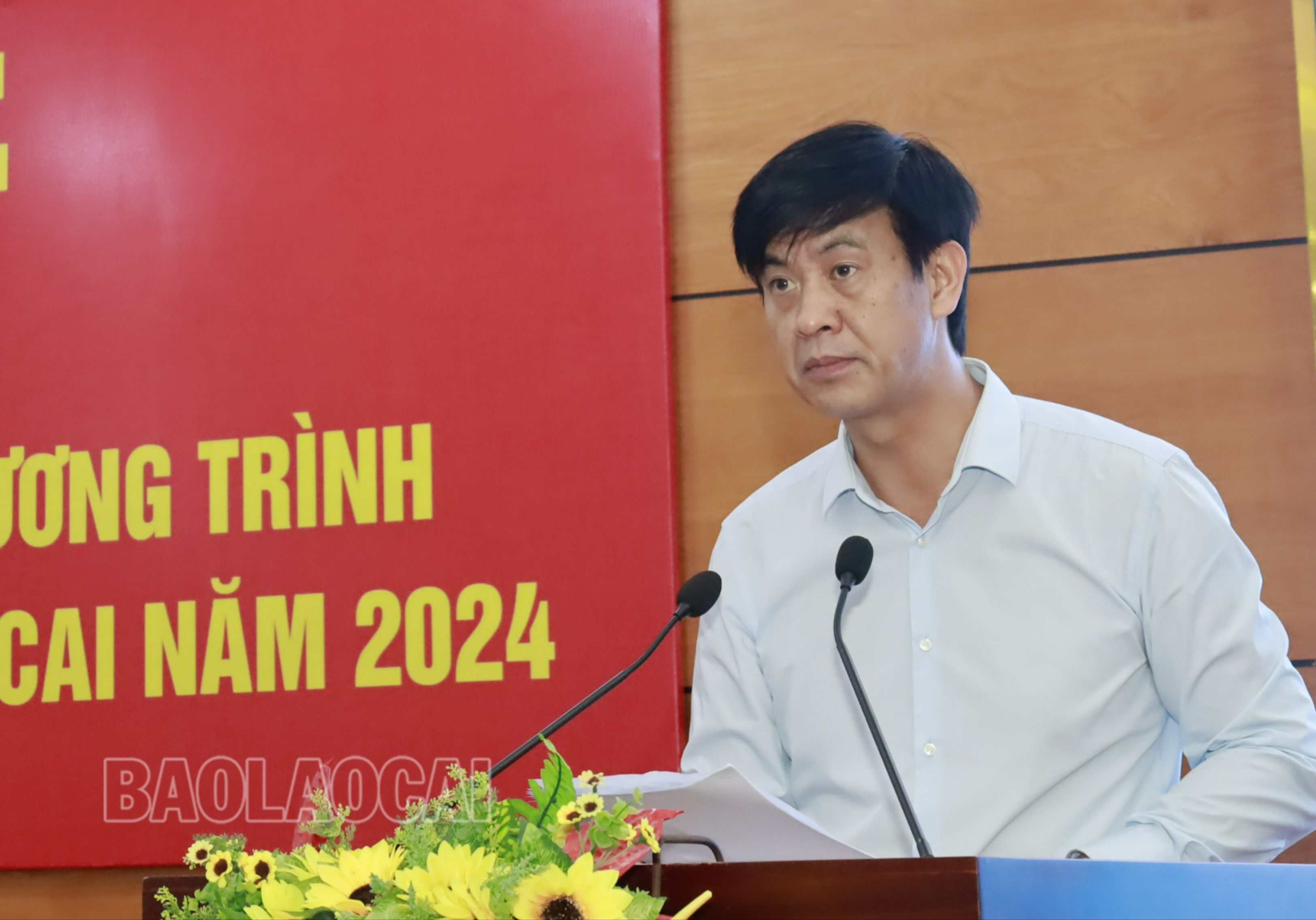 Đồng chí Phan Trung Bá, Giám đốc Sở Kế hoạch và Đầu tư triển khai Nghị quyết số 111/2024/QH15 ngày 18/1/2024 của Quốc hội về một số cơ chế, chính sách đặc thù thực hiện các chương trình mục tiêu quốc gia. 20240307093923__MG_0198.JPG