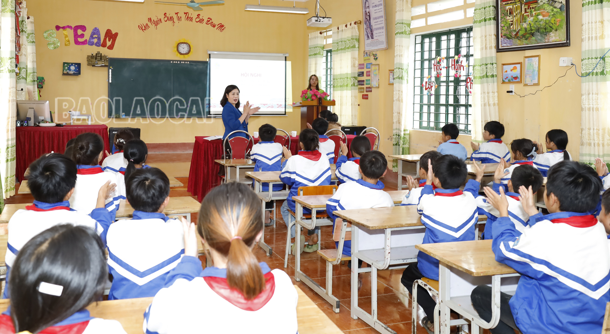 Tập huấn vận hành cho các thành viên câu lạc bộ Trường Phổ thông Dân tộc bán trú THCS và Tiểu học Quan Hồ Thẩn. DA8.jpg