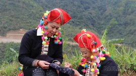 Khát vọng giữ nghề của phụ nữ Ta Náng