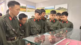 Hơn 100 chiến sỹ cảnh sát cơ động tham gia sinh hoạt chuyên đề: “Chiến thắng Điện Biên Phủ - Mốc son chói lọi trong lịch sử dân tộc”