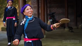 [Ảnh] Ngày xuân về Bản Liền chơi còn lông gà