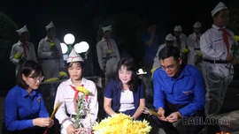 Tuổi trẻ Lào Cai thắp nến tri ân các Anh hùng liệt sĩ