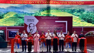 Trưng bày chuyên đề “Hành trình theo dấu chân Chủ tịch Hồ Chí Minh trên vùng đất Lào Cai”