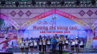 Huyện Si Ma Cai tổ chức giải chạy kết hợp leo núi “Chinh phục đỉnh Dìn Phàng" lần thứ III, năm 2025