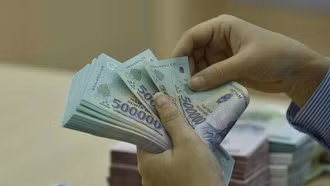 Bộ Nội vụ đề xuất mức lương tối thiểu vùng của 34 tỉnh thành sau sáp nhập