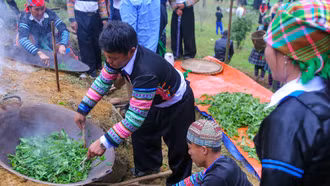 Văn Chấn phát triển du lịch gắn với bảo tồn giá trị văn hóa