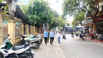 Phường Lào Cai mạnh tay xử lý vi phạm, vỉa hè phố Hồng Hà thông thoáng trở lại