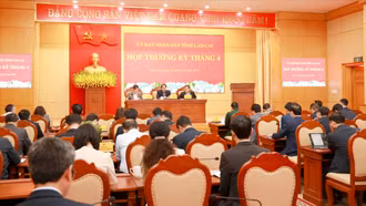 Quang cảnh phiên khai mạc.