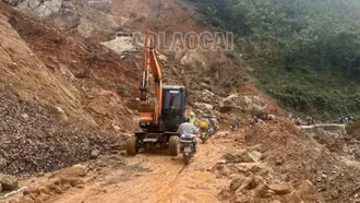 Đã thông đường bước 1 vào xã Bản Cái (Bắc Hà)