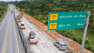 Tăng tốc thi công đại công trường mở rộng đường cao tốc Hà Nội - Lào Cai